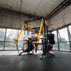 Multifunctional Exercise Atlas with Smith Machine and HMS Cyklon X Equipment